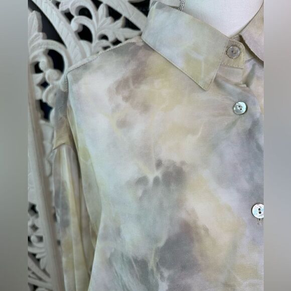 Grade and Gather Pale Yellow Grey Tie Dye Button Down Top Size Small - Picture 3 of 11